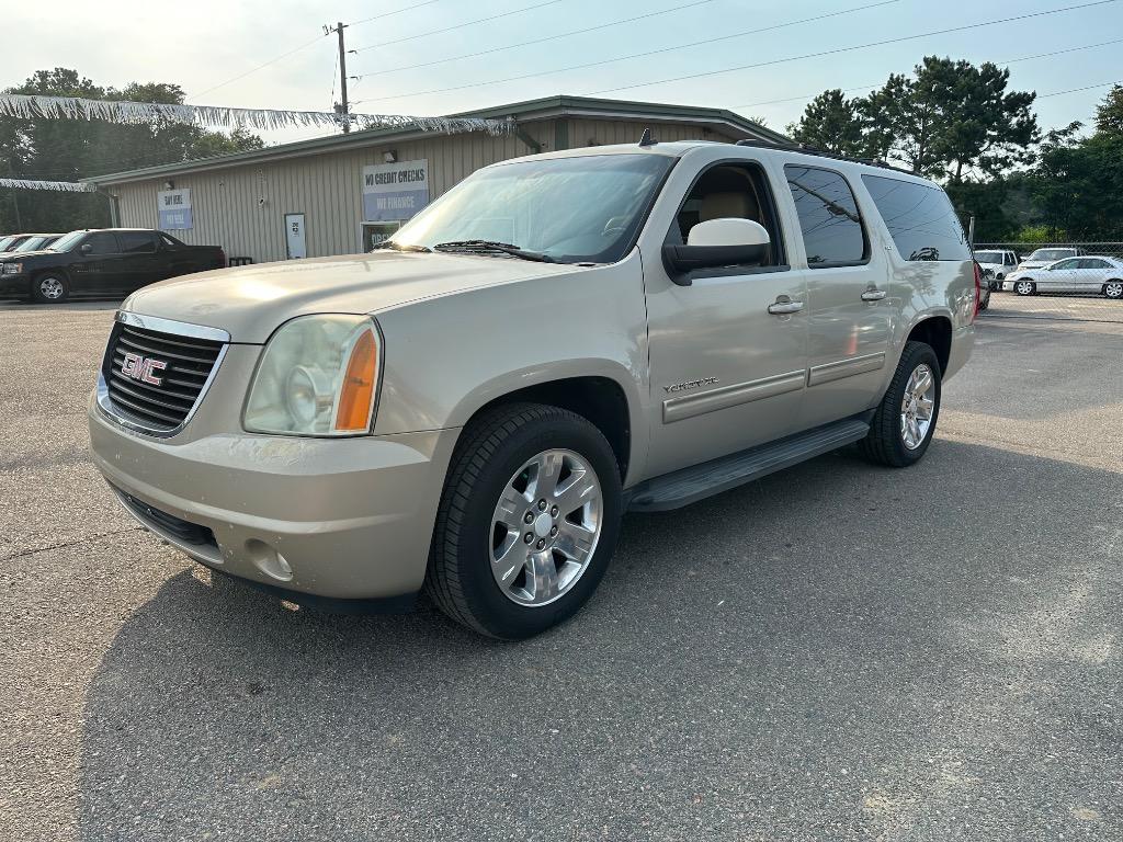 2010 GMC Yukon XL SLT1's photo