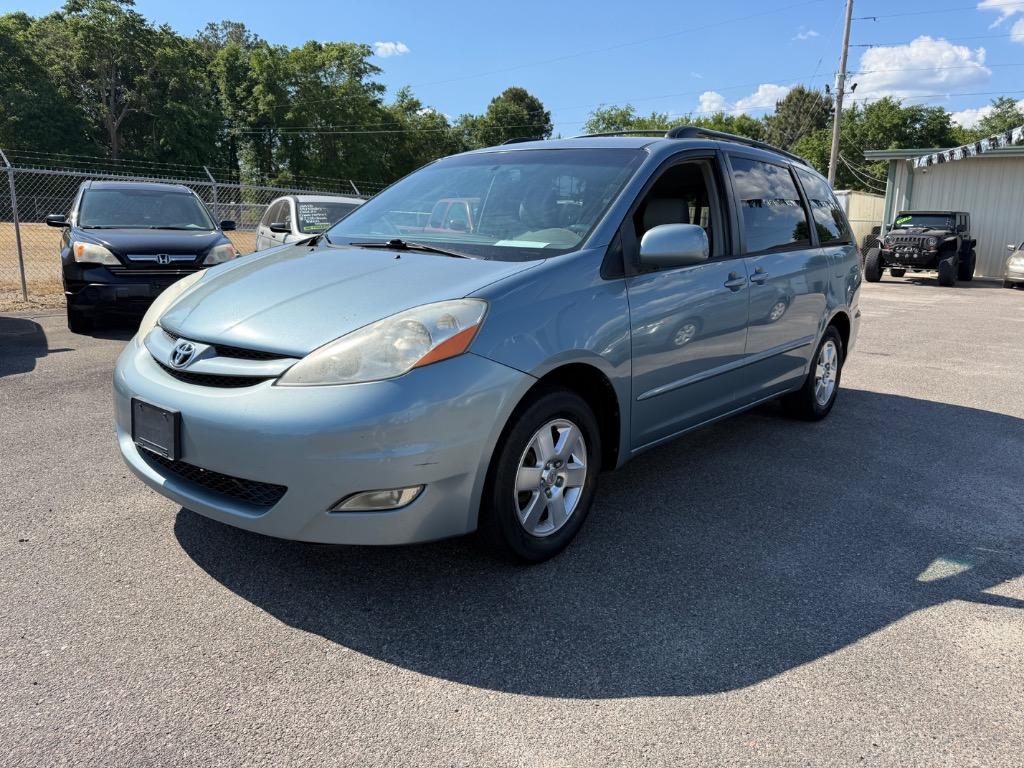 2006 Toyota Sienna XLE's photo